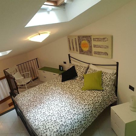 Guardando Le Stelle Apartment เวอนาซซา ภายนอก รูปภาพ