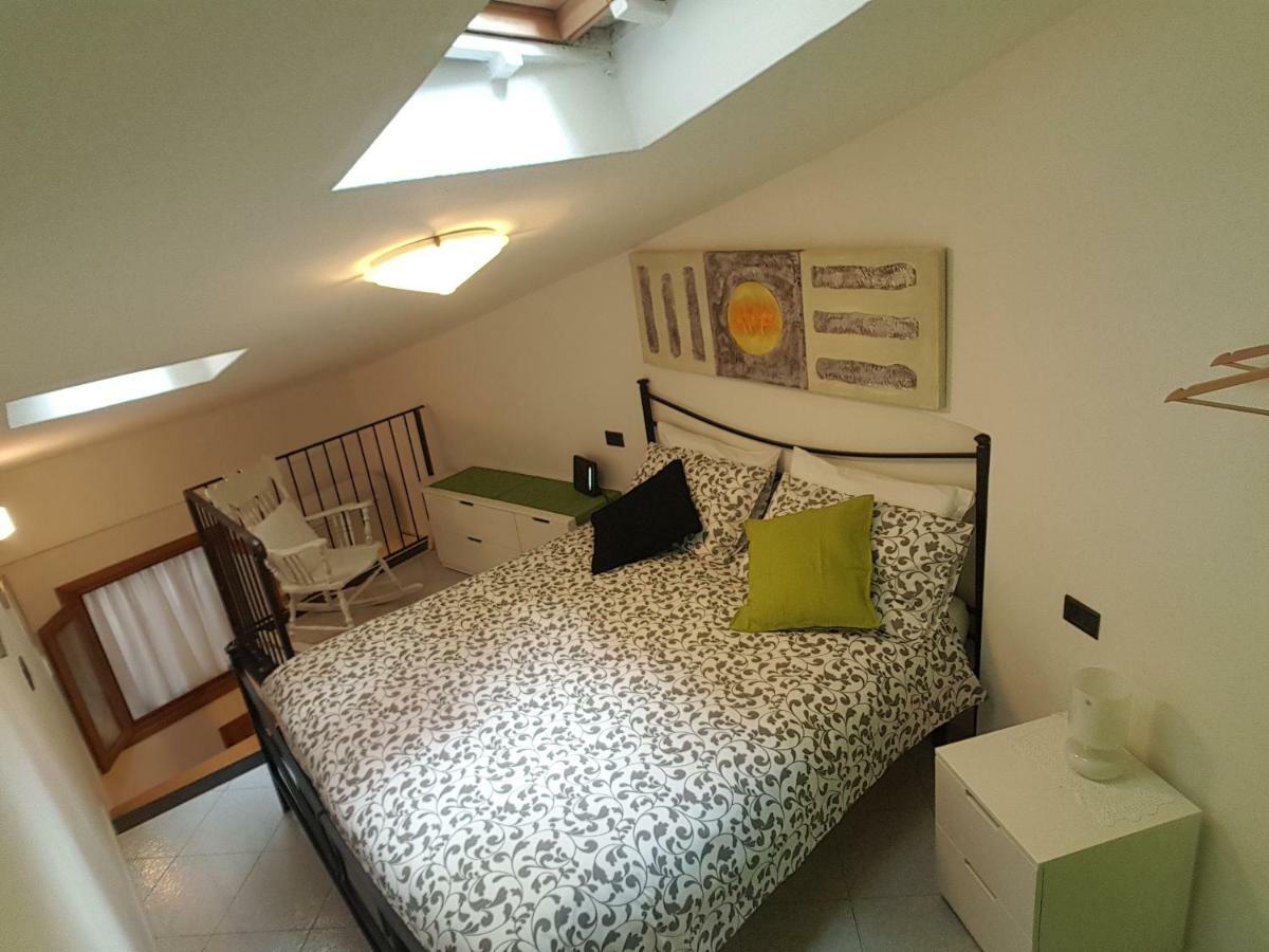 Guardando Le Stelle Apartment เวอนาซซา ภายนอก รูปภาพ