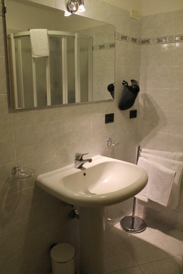 Guardando Le Stelle Apartment เวอนาซซา ภายนอก รูปภาพ