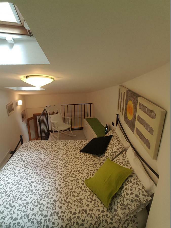 Guardando Le Stelle Apartment เวอนาซซา ภายนอก รูปภาพ